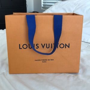 Plain Louis Vuitton shopping bag
